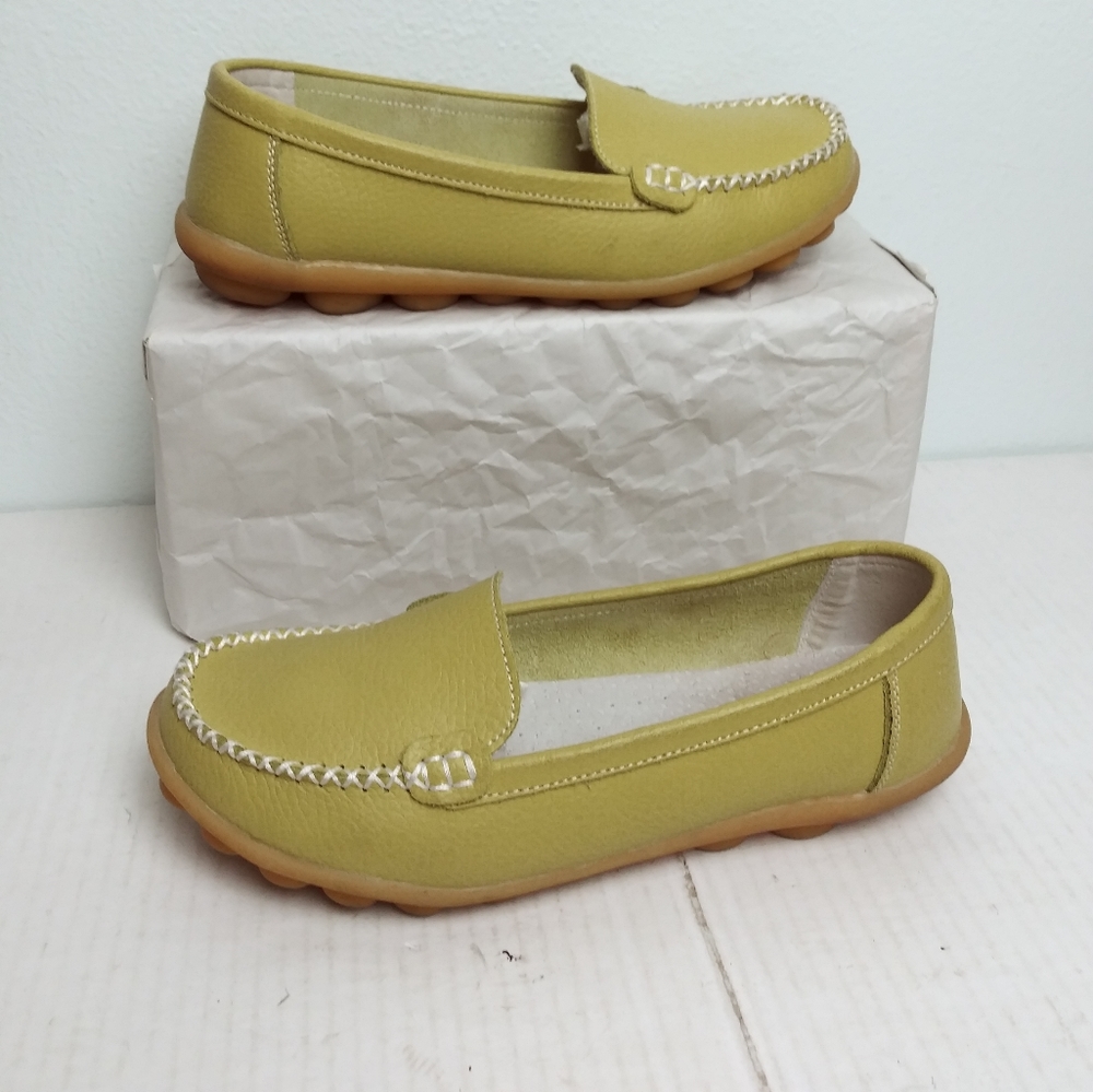 Women's Light Yellow Flats Loafers Stitch Shoes Size 41 - U.S.A. 9 - 9.5